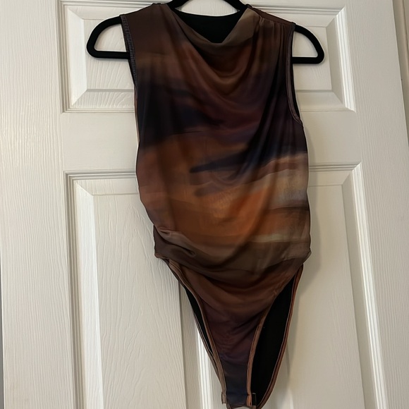 Tie Dye Cowl Neck Sleeveless Ruched Mesh Skinny Bodysuit Tank - Picture 11 of 13